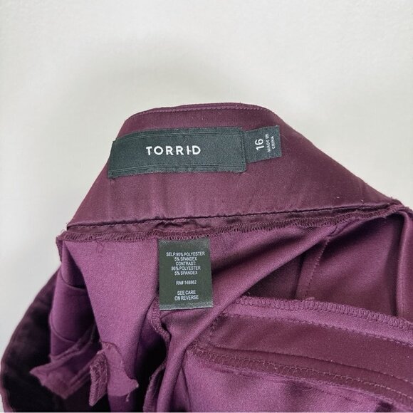 Torrid Womens Size 16 Pants Purple Wide  Leg Cropped Crepe Pockets Trousers - Picture 9 of 14